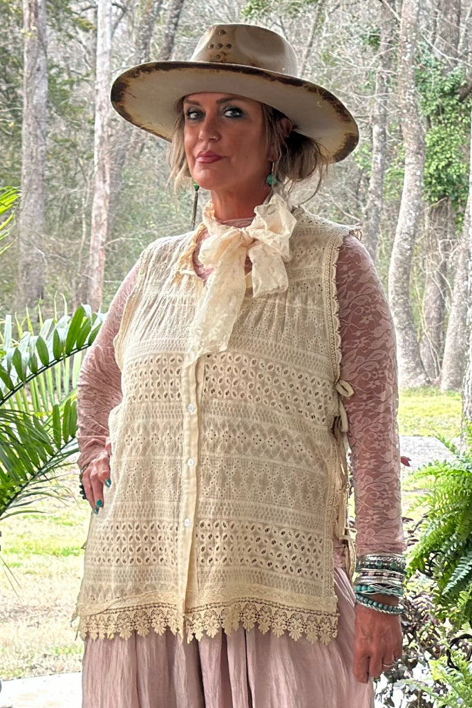 Eyes on You Top - Tea Stain